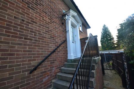 2 bedroom Property to let in Cedars Court, Leicester