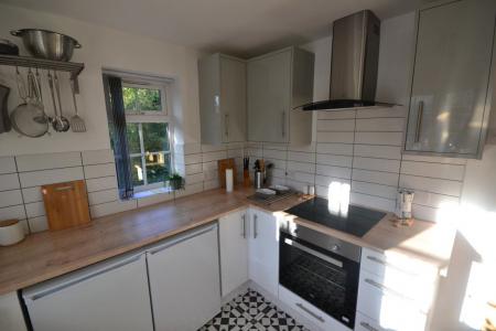 2 bedroom Property to let in Cedars Court, Leicester