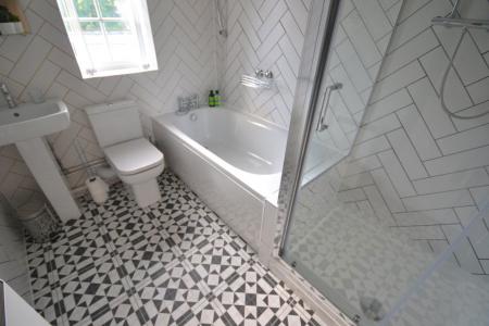 2 bedroom Property to let in Cedars Court, Leicester