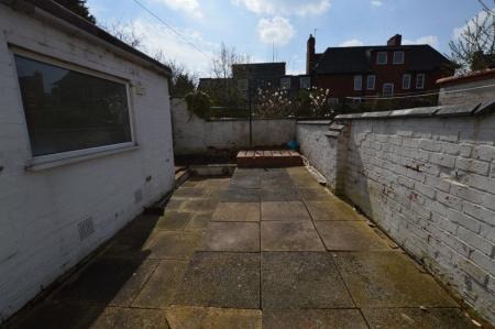 3 bedroom Property to let in Knighton Fields Road East, Leicester