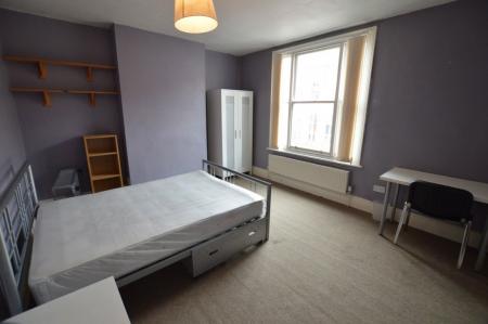 3 bedroom Property to let in Knighton Fields Road East, Leicester