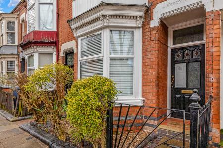 3 bedroom Terraced House for sale in Harrow Road, Leicester
