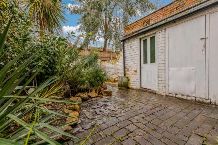 3 bedroom Terraced House for sale in Harrow Road, Leicester