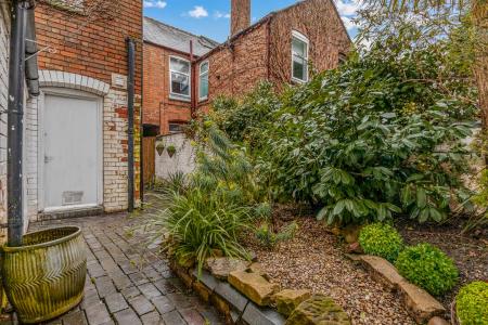 3 bedroom Terraced House for sale in Harrow Road, Leicester