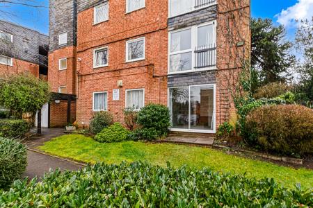 2 bedroom Apartment for sale in The Lawns, Stoneygate Road, Leicester