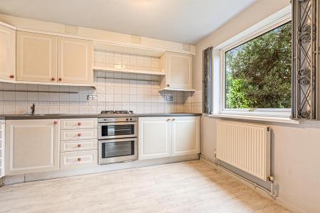 2 bedroom Apartment for sale in The Lawns, Stoneygate Road, Leicester