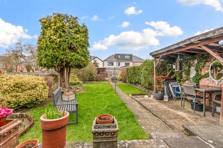 3 bedroom Semi-detached house for sale in Stanfell Road, Leicester