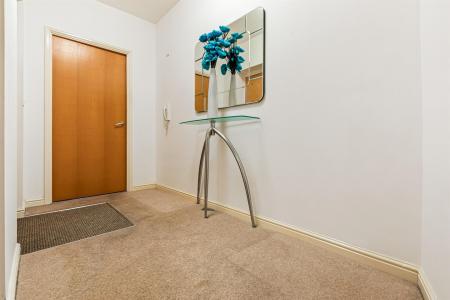 2 bedroom Apartment for sale in Hermitage Court, Honeywell Close, Oadby, Leicester