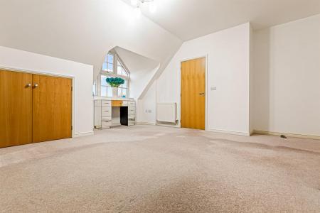 2 bedroom Apartment for sale in Hermitage Court, Honeywell Close, Oadby, Leicester