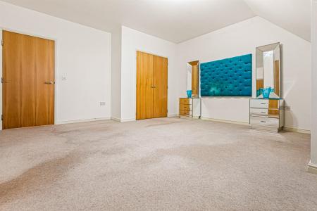 2 bedroom Apartment for sale in Hermitage Court, Honeywell Close, Oadby, Leicester