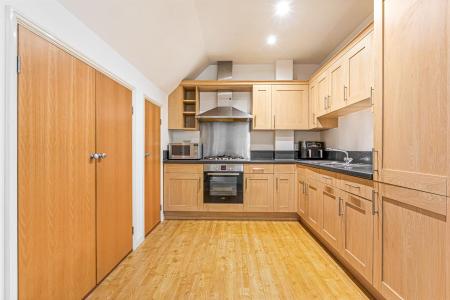 2 bedroom Apartment for sale in Hermitage Court, Honeywell Close, Oadby, Leicester