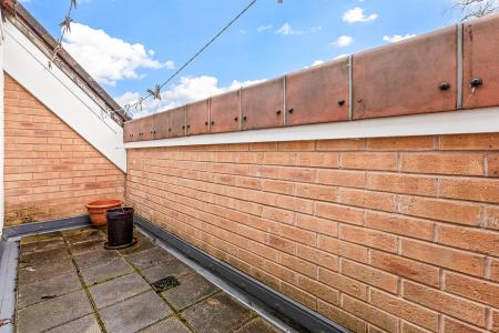 2 bedroom Apartment for sale in Hermitage Court, Honeywell Close, Oadby, Leicester