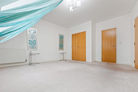 2 bedroom Apartment for sale in Hermitage Court, Honeywell Close, Oadby, Leicester