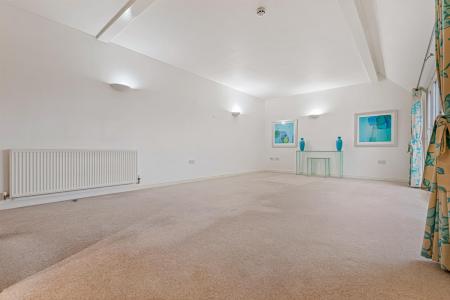 2 bedroom Apartment for sale in Hermitage Court, Honeywell Close, Oadby, Leicester