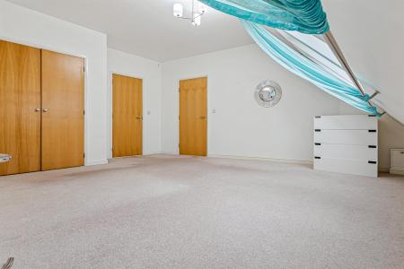 2 bedroom Apartment for sale in Hermitage Court, Honeywell Close, Oadby, Leicester