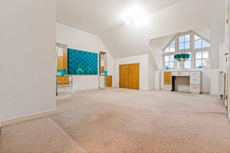 2 bedroom Apartment for sale in Hermitage Court, Honeywell Close, Oadby, Leicester