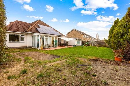 3 bedroom Bungalow for sale in Winders Way, Aylestone, Leicester