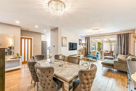 3 bedroom Bungalow for sale in Winders Way, Aylestone, Leicester