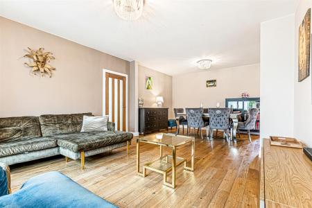 3 bedroom Bungalow for sale in Winders Way, Aylestone, Leicester