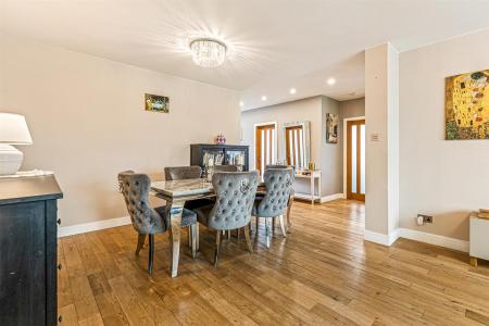 3 bedroom Bungalow for sale in Winders Way, Aylestone, Leicester