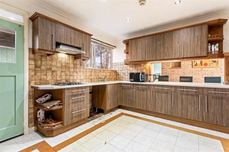 3 bedroom Detached bungalow for sale in Moreland Avenue, Leicester