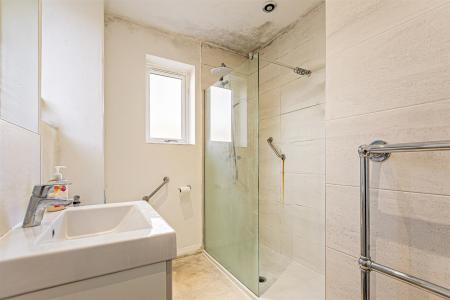 3 bedroom Detached bungalow for sale in Moreland Avenue, Leicester