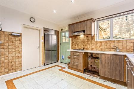 3 bedroom Detached bungalow for sale in Moreland Avenue, Leicester