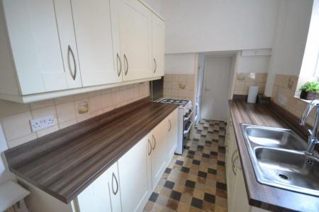 2 bedroom Property to let in St Leonards Road, Leicester
