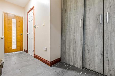 5 bedroom Semi-detached house for sale in Northdene Road, Leicester