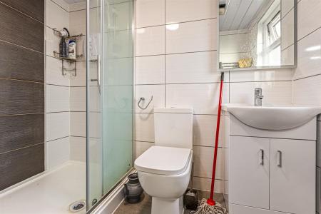 5 bedroom Semi-detached house for sale in Northdene Road, Leicester