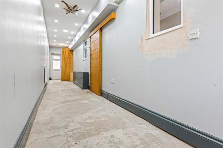 5 bedroom Semi-detached house for sale in Northdene Road, Leicester