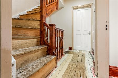 5 bedroom Semi-detached house for sale in Northdene Road, Leicester