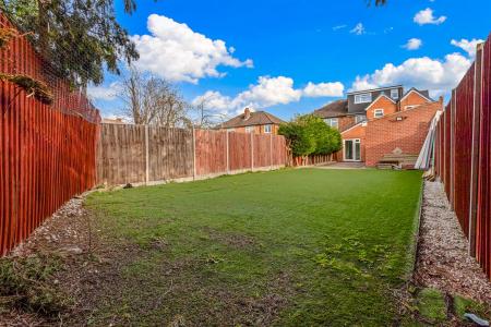 5 bedroom Semi-detached house for sale in Northdene Road, Leicester