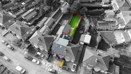 5 bedroom Semi-detached house for sale in Northdene Road, Leicester