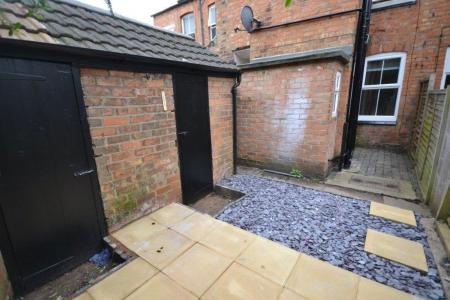 2 bedroom Property to let in Edward Road, Leicester