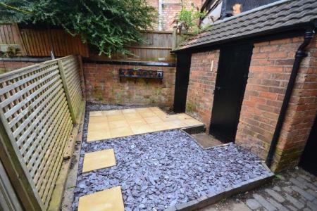 2 bedroom Property to let in Edward Road, Leicester