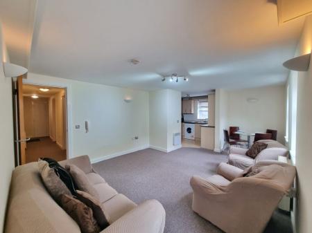 2 bedroom Property to let in Princess Road East, Leicester