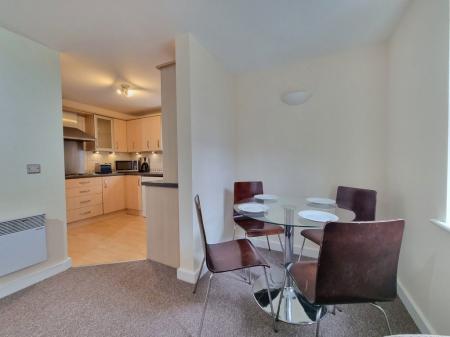 2 bedroom Property to let in Princess Road East, Leicester