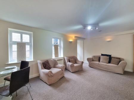 2 bedroom Property to let in Princess Road East, Leicester