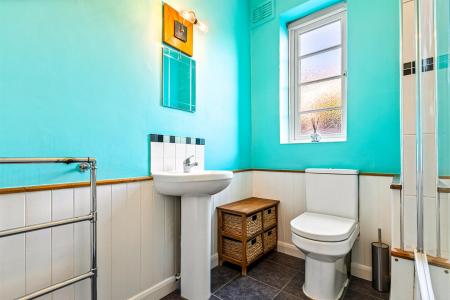 2 bedroom Flat for sale in Knighton Park Road, Stoneygate, Leicester