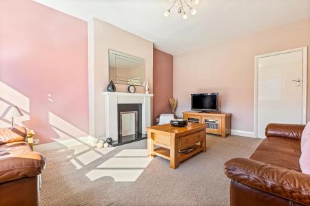 2 bedroom Flat for sale in Knighton Park Road, Stoneygate, Leicester