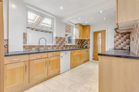 5 bedroom Property to let in London Road, Leicester