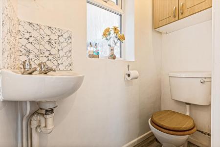 3 bedroom Detached house for sale in Eton Close, Leicester