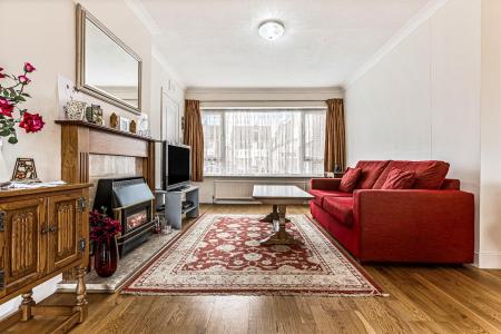 3 bedroom Detached house for sale in Eton Close, Leicester