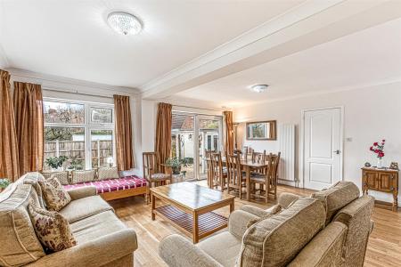 3 bedroom Detached house for sale in Eton Close, Leicester