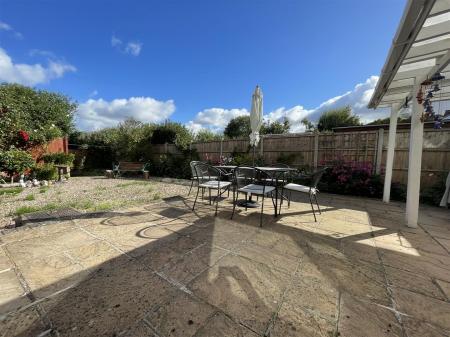 3 bedroom Detached house for sale in Eton Close, Leicester