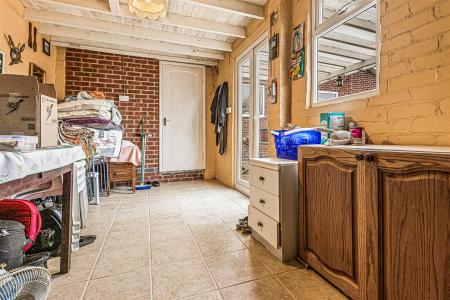 3 bedroom Detached house for sale in Eton Close, Leicester