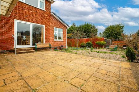 3 bedroom Detached house for sale in Eton Close, Leicester