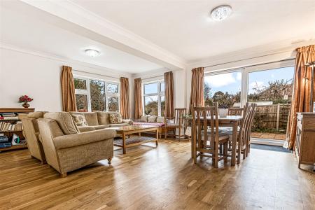 3 bedroom Detached house for sale in Eton Close, Leicester