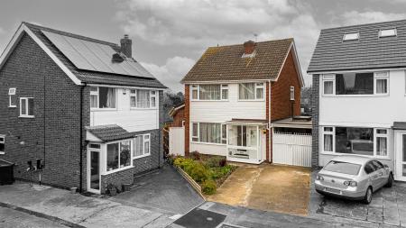 3 bedroom Detached house for sale in Eton Close, Leicester